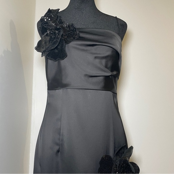 Ungaro- Black Side-Slit Sequin Flower-Embellished Gown Size 4 Evening Gown - Picture 3 of 15